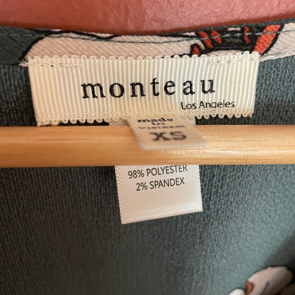 XS floral dress. Beautiful teal color. Tie waist and buttoned lower half. - Picture 5 of 5